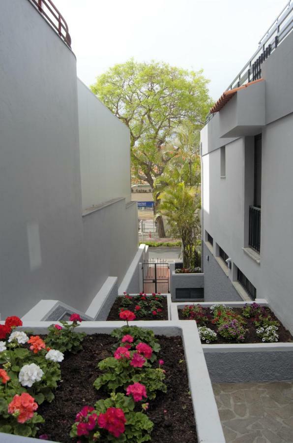 Apartamentos Turisticos Vitoria By Petit Hotels Фуншал Екстер'єр фото